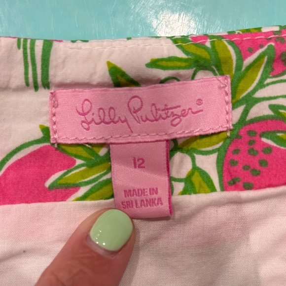 🍓 Lilly Pulitzer Pink and Green Strawberry Crème Fraiche Skirt 🍓 - Picture 2 of 3